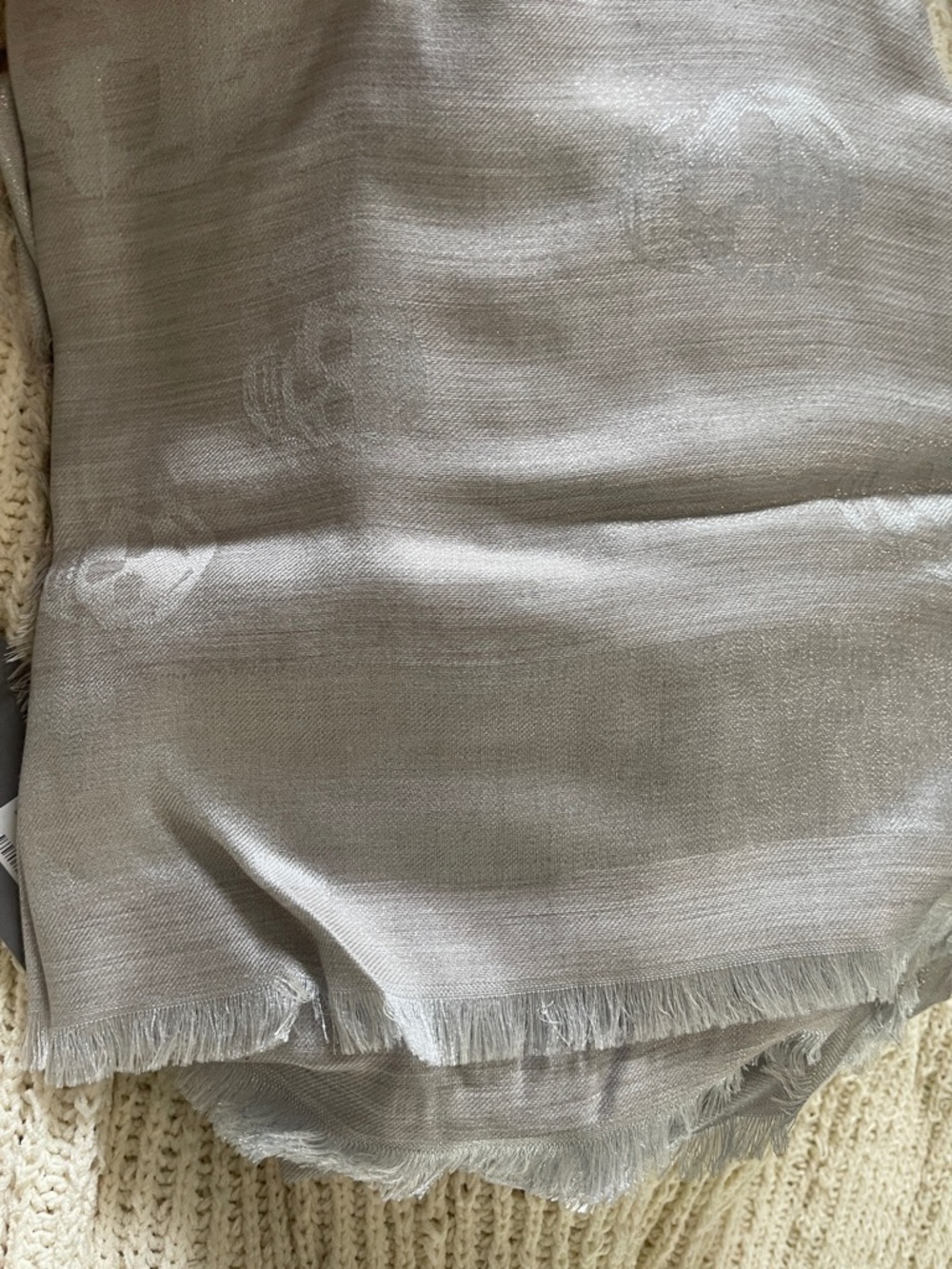 Alexander McQueen Pearl Beige Metallic Skull Fringe Scarf - Picture 3 of 5